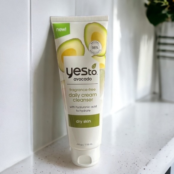 Yes to Avocado Fragrance Free Hyaluronic Acid Dry Skin Daily Cleanser - Picture 1 of 3